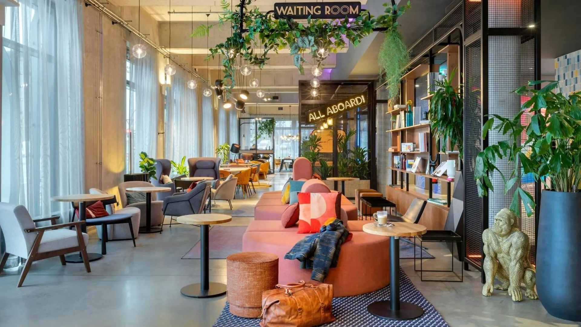 6 Vier-Sterne-Hotels in Friedrichshain-Kreuzberg im Vergleich